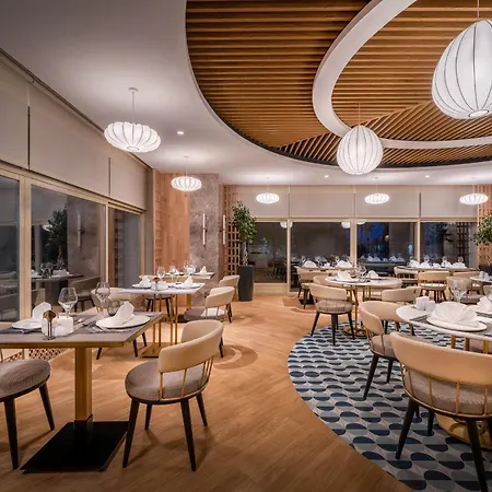 Trendy Palm Hotel 5*
