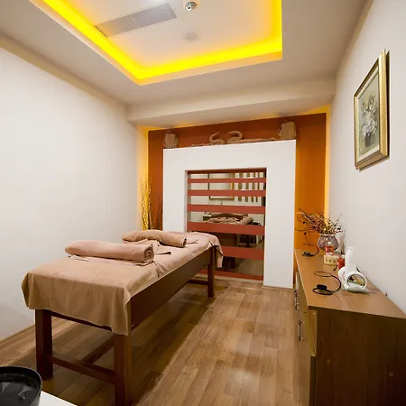 Trendy Palm Adults Only Hotel Sidé