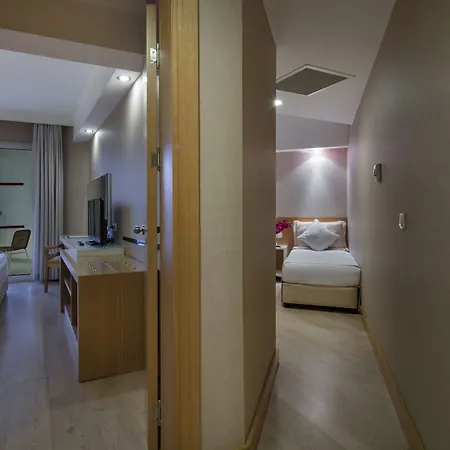 Trendy Palm Adults Only Hotel Sidé